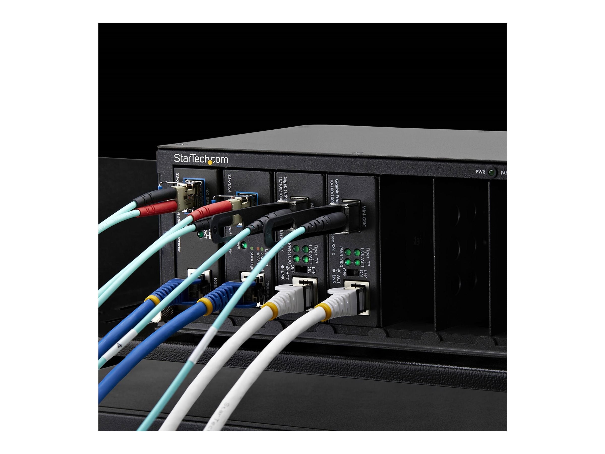 STARTECH.COM 7-Slot Unmanaged Medienkonverter Gehäuse 10 Zoll Rackmount fur MCM Medienkonverter Serie aktive Kuhlung TAA