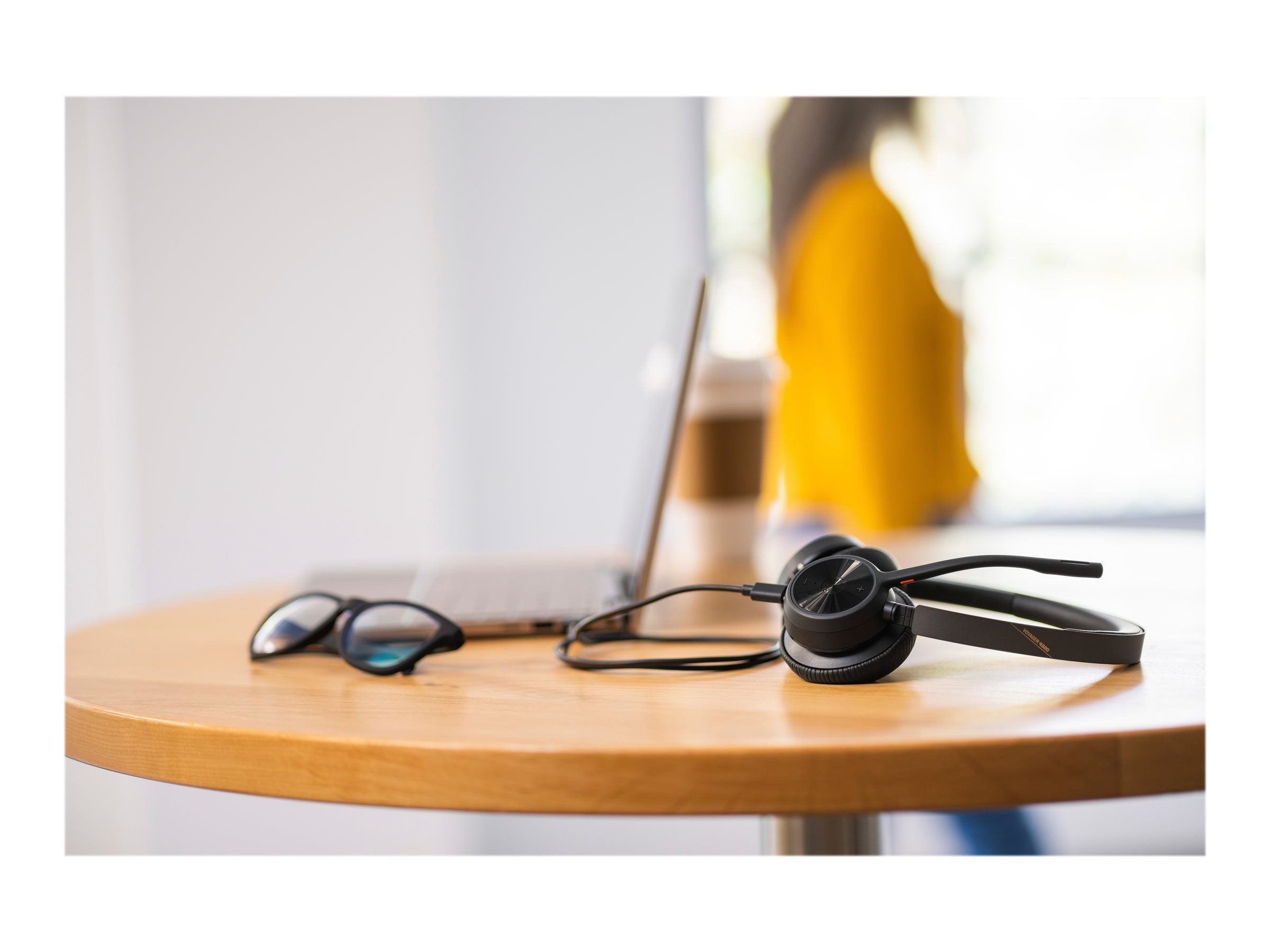 HP Poly Voyager 4320 UC Stereo USB-A Headset Vorderansicht