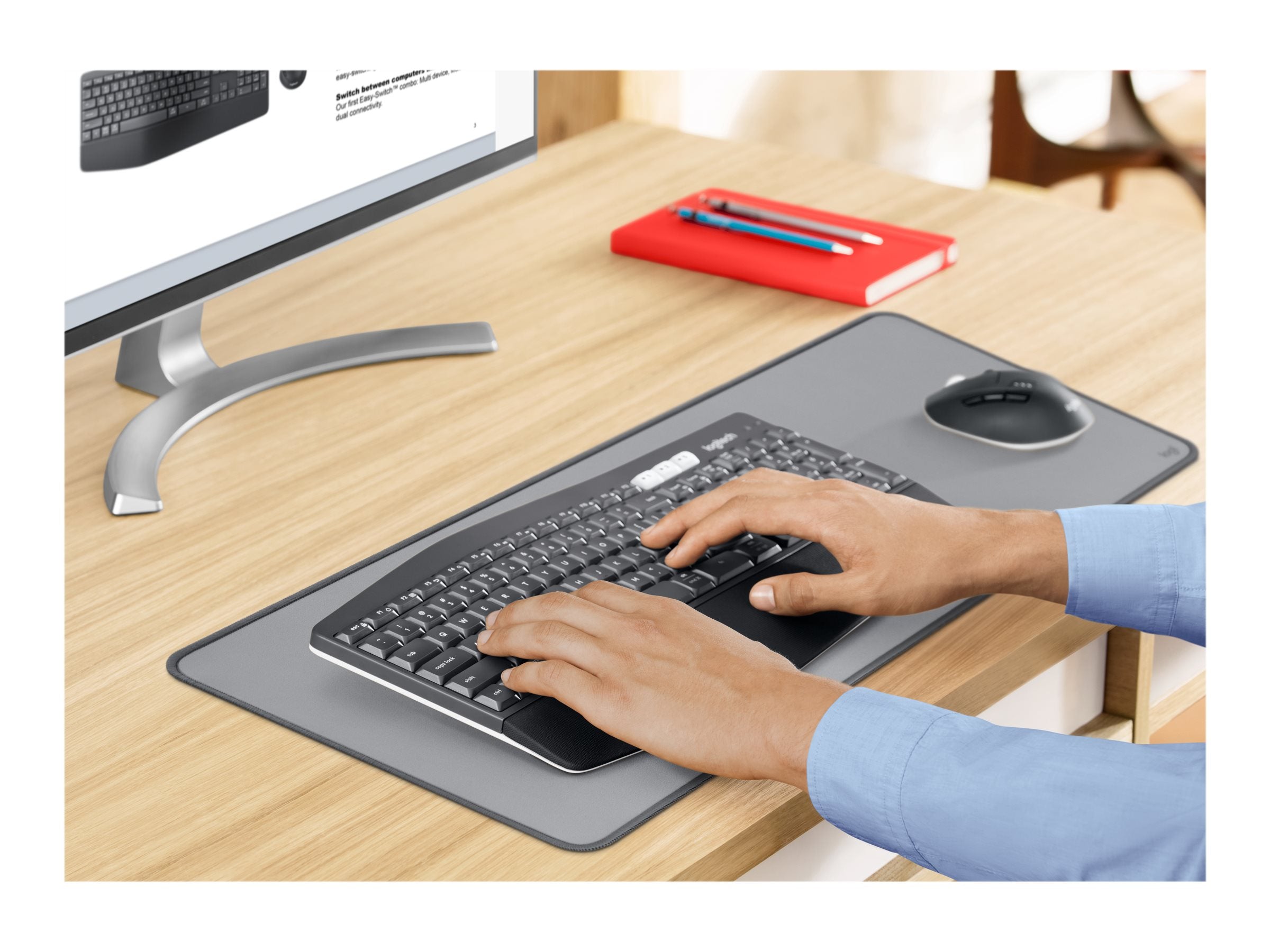 LOGITECH Desk Mat Studio Series Mouse pad mid grey - Detailansicht