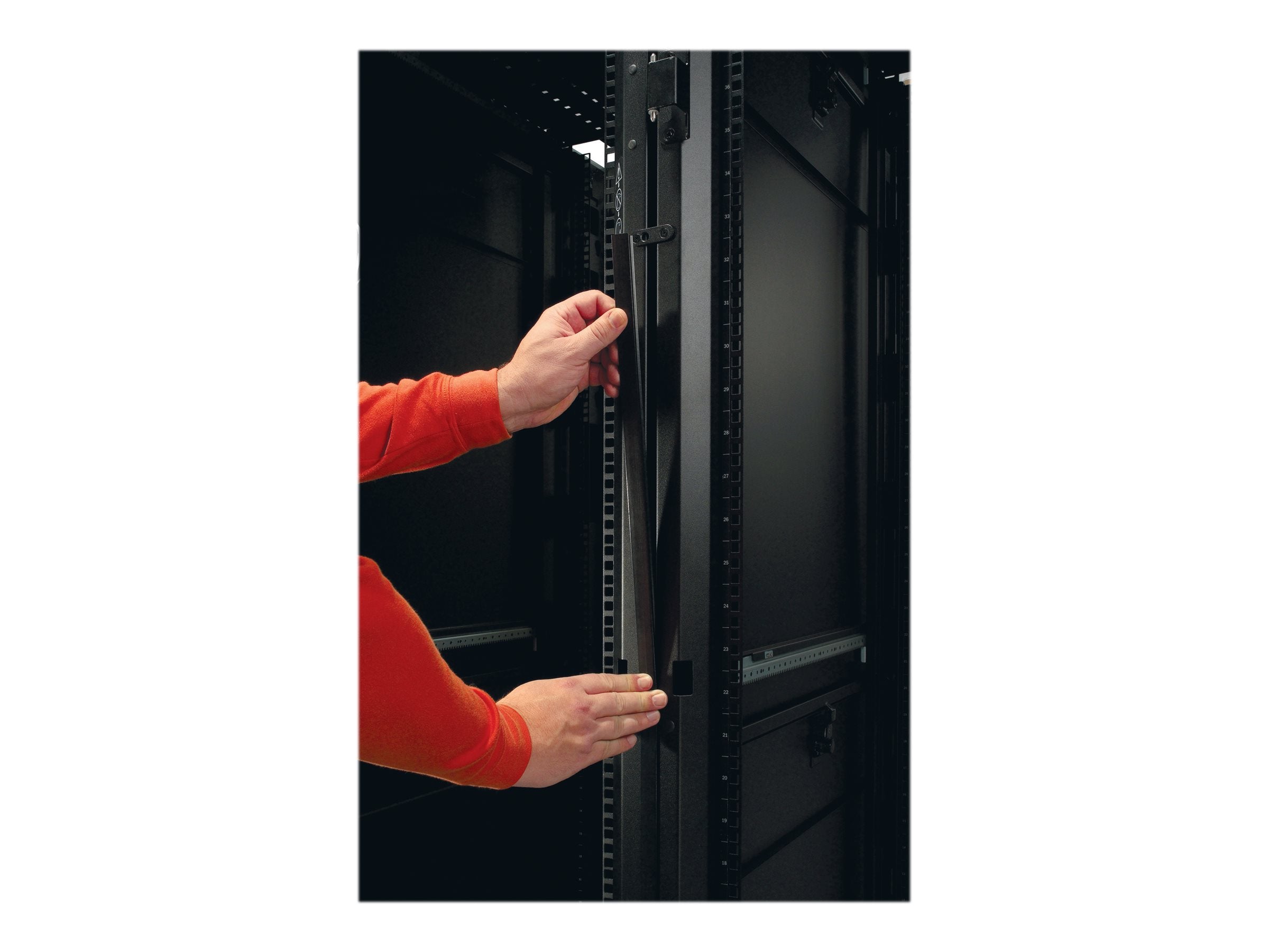 APC NetShelter SX 42U/48U Baying Trim Kit Schwarz - Installation
