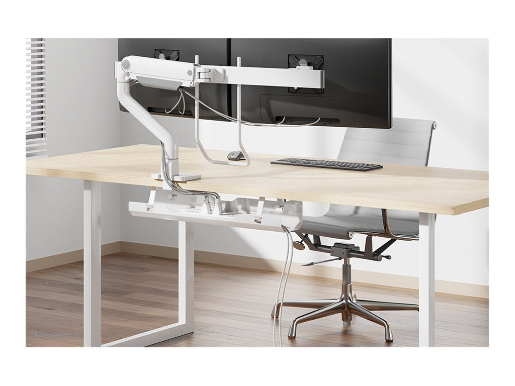 NEOMOUNTS Kabelmanagement Tray montiert unter einem Schreibtisch