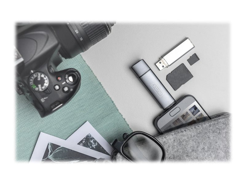 DIGITUS DA-70886 Combo Card Reader Hub Vorderansicht