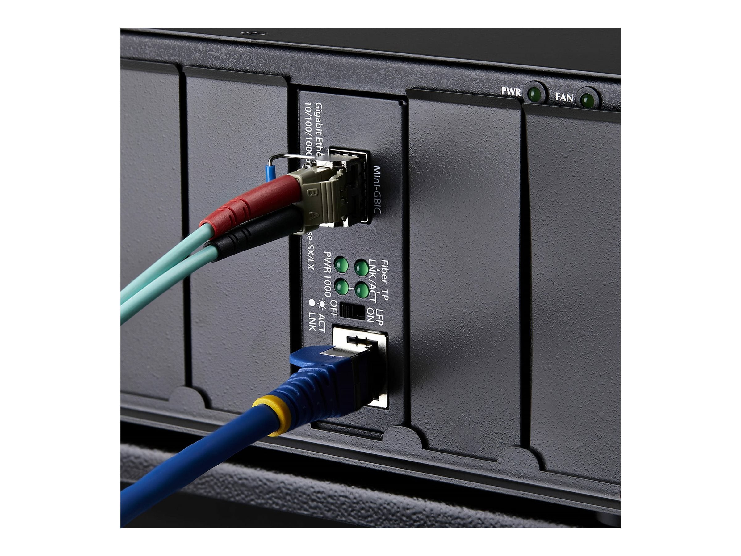 STARTECH.COM Gigabit Singlemode SM LC Glasfaser-Medienkonverter 10 100 oder 1000Mbps 40 km RJ45 zu LC Vollmetallgehäuse TAA