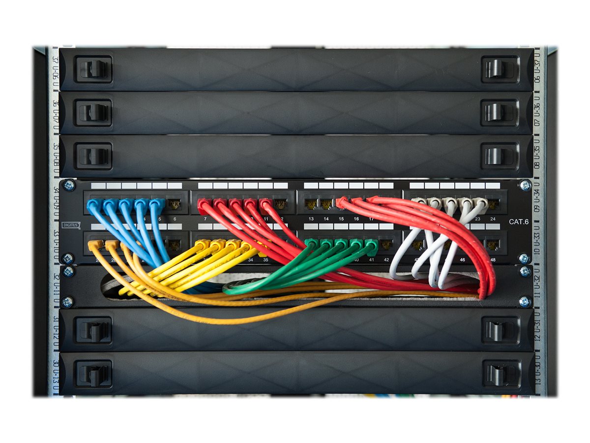DIGITUS Blindabdeckung 48,3cm 19Zoll 1HE schwarz RAL9005 Detailansicht