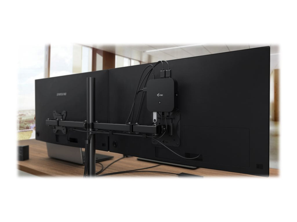 I-TEC USB-C Dual Display MST Dockingstation mit angeschlossenen Geräten