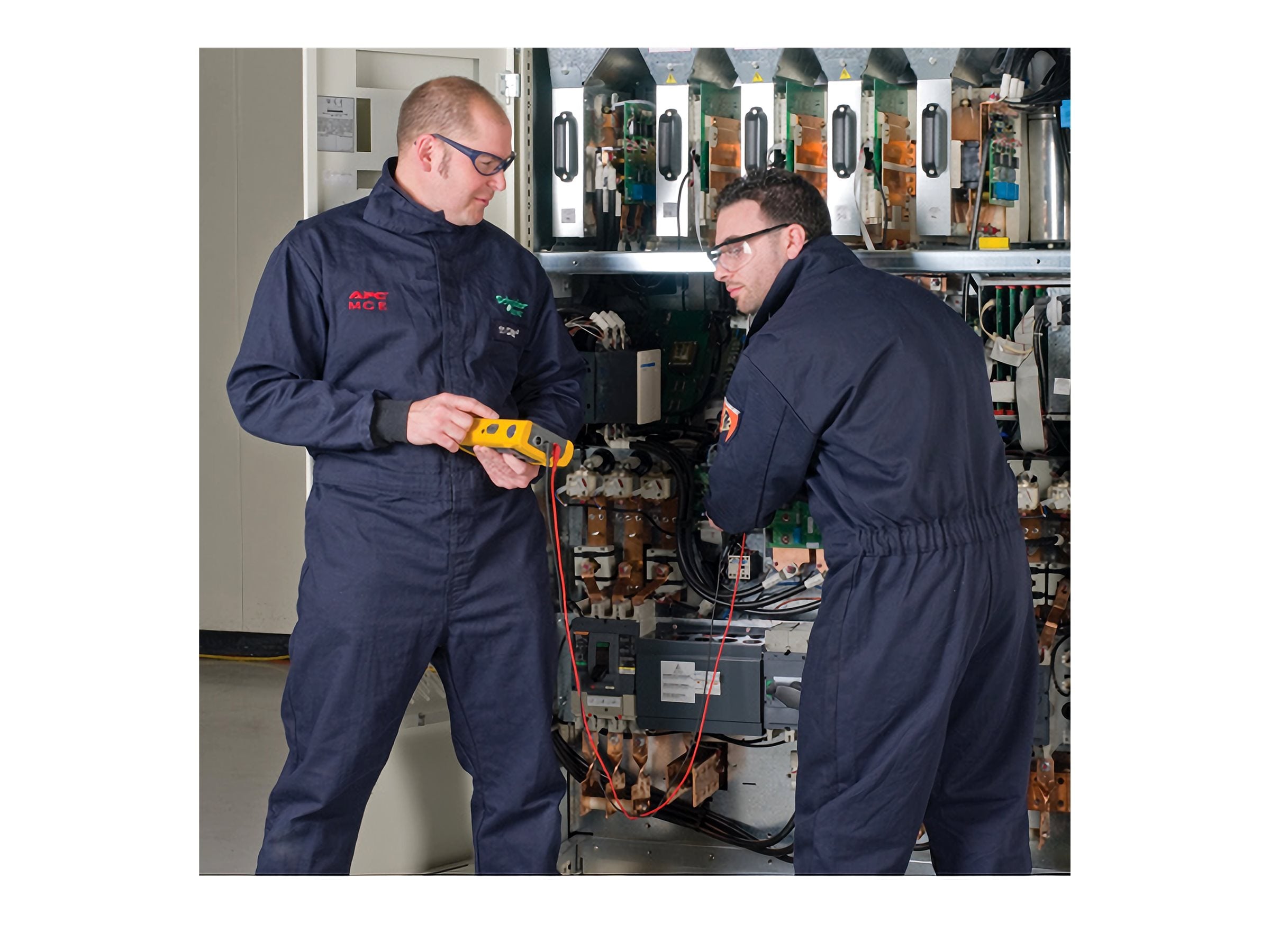 APC 1 Year On-Site Warranty Ext für 1 Galaxy VS 30 bis 50 kW 208V UPS - Vorderansicht