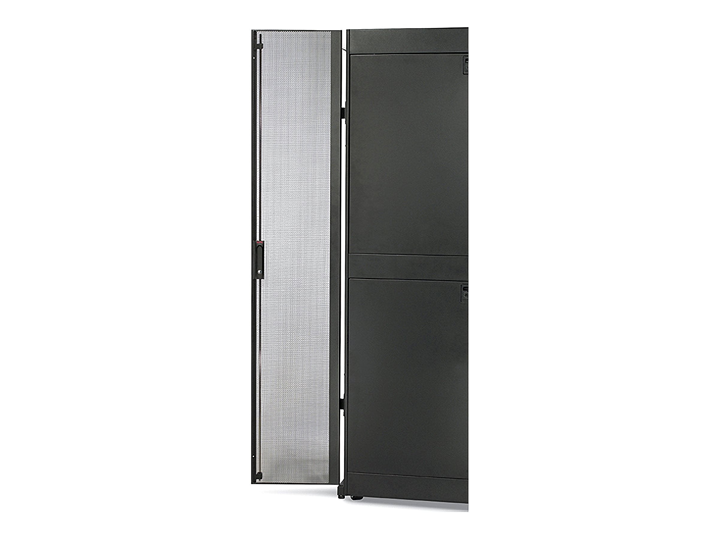 Vorderansicht der APC NETSHELTER SX 42U Perforated Doors Schwarz