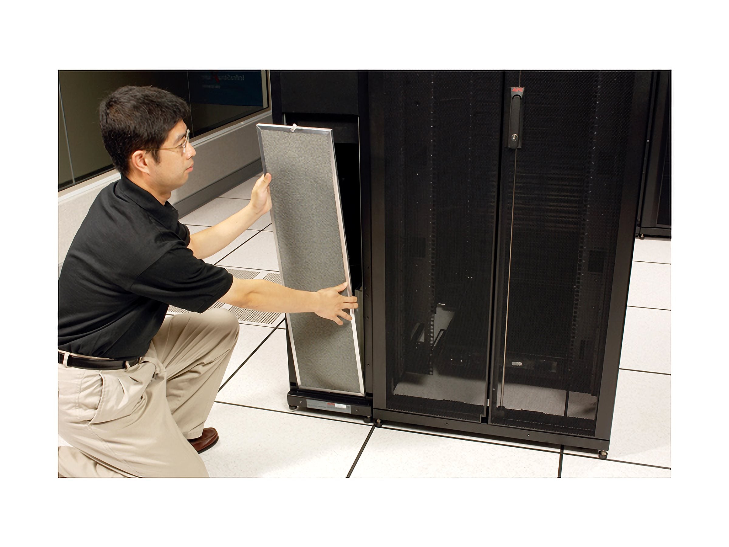 Vorderansicht der APC 2 Jahr Onsite Garantieerweiterung für Symmetra PX 32kW mit PDU/XR