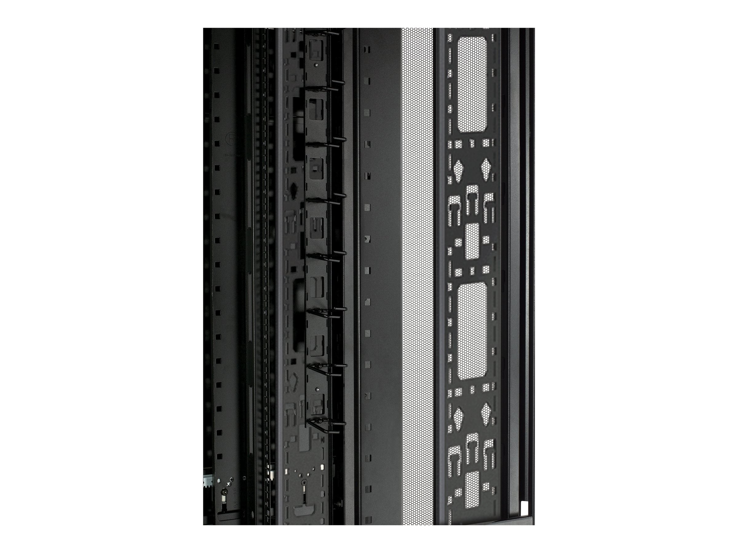 APC Vertical Cable Organizer im Einsatz