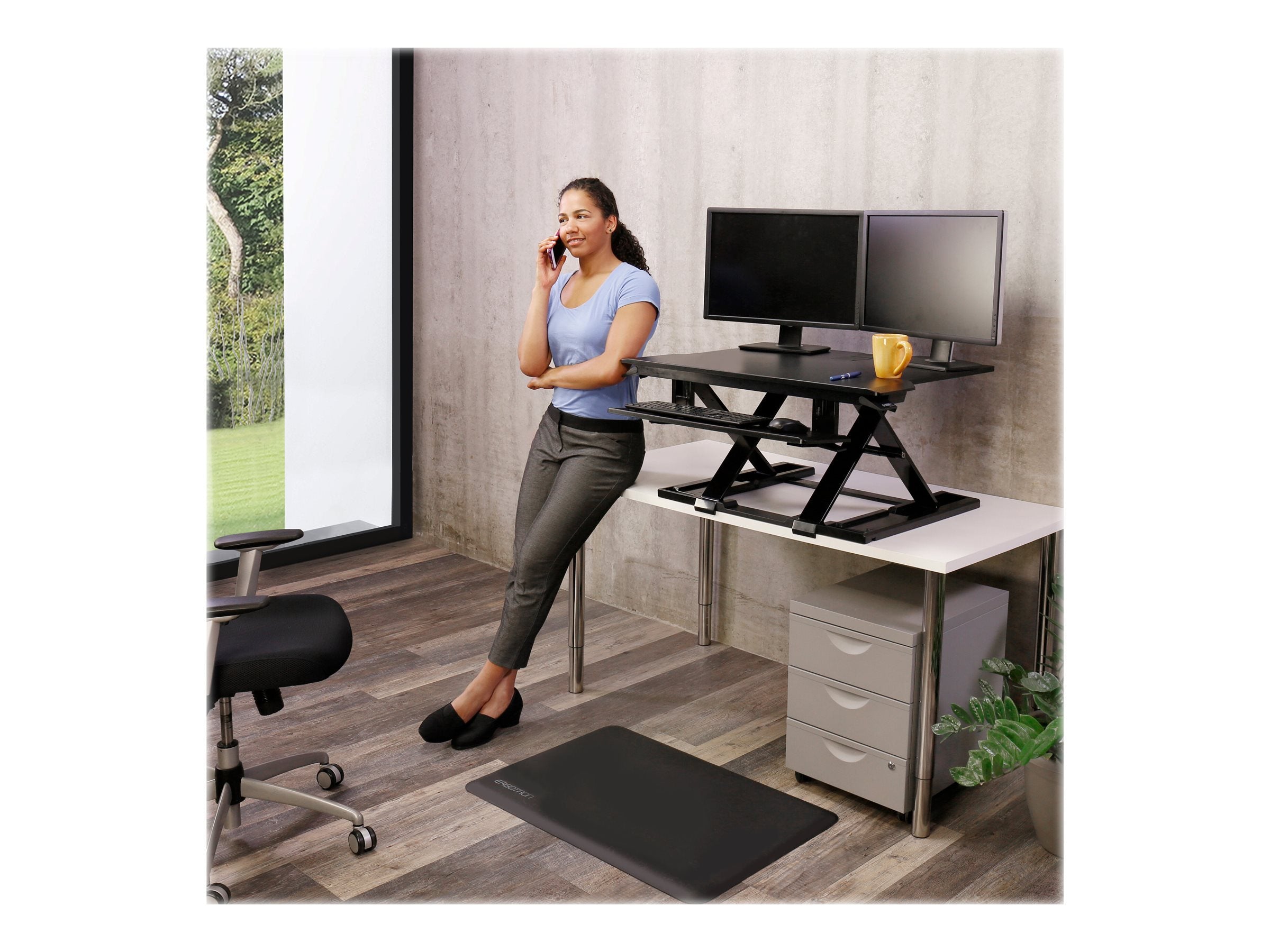 Verpackung des ERGOTRON WORKFIT-TX Sit-Stand Desk Workstation