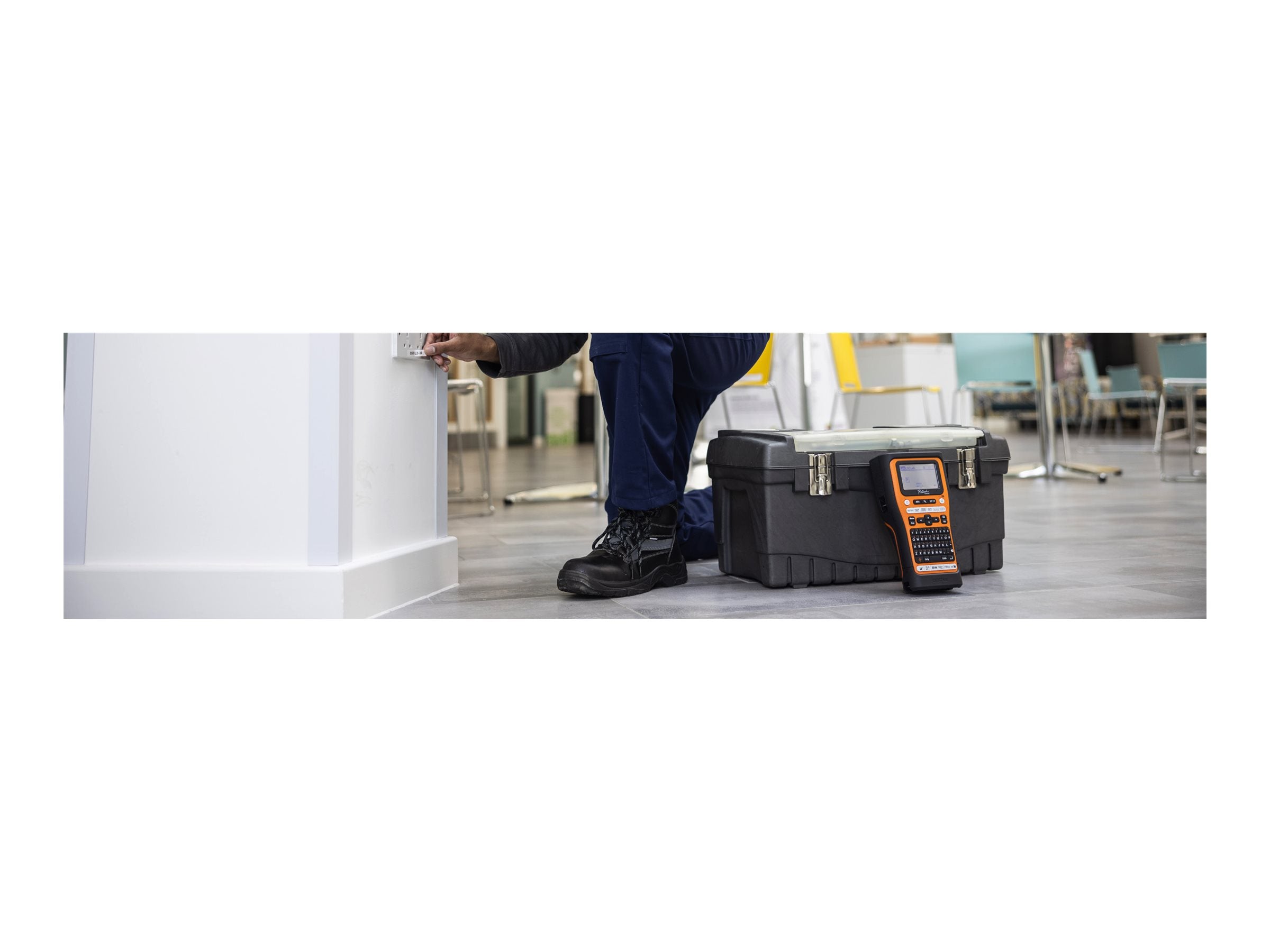 BROTHER P-Touch PTE560BTSP Label Printer Vorderansicht