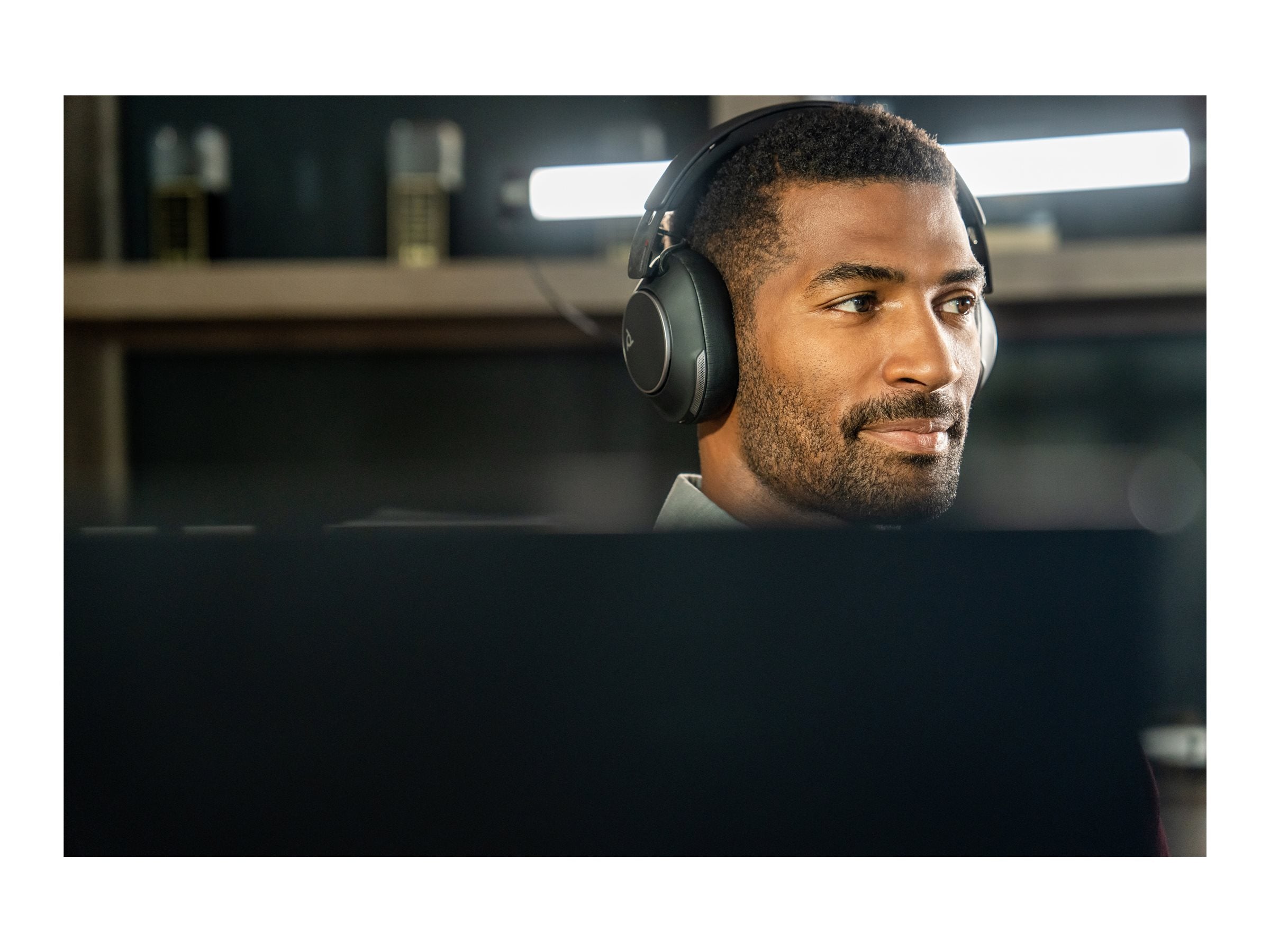 HP Poly Voyager Surround 80 UC Microsoft Teams Certified USB-C Headset +USB-C/A Adapter