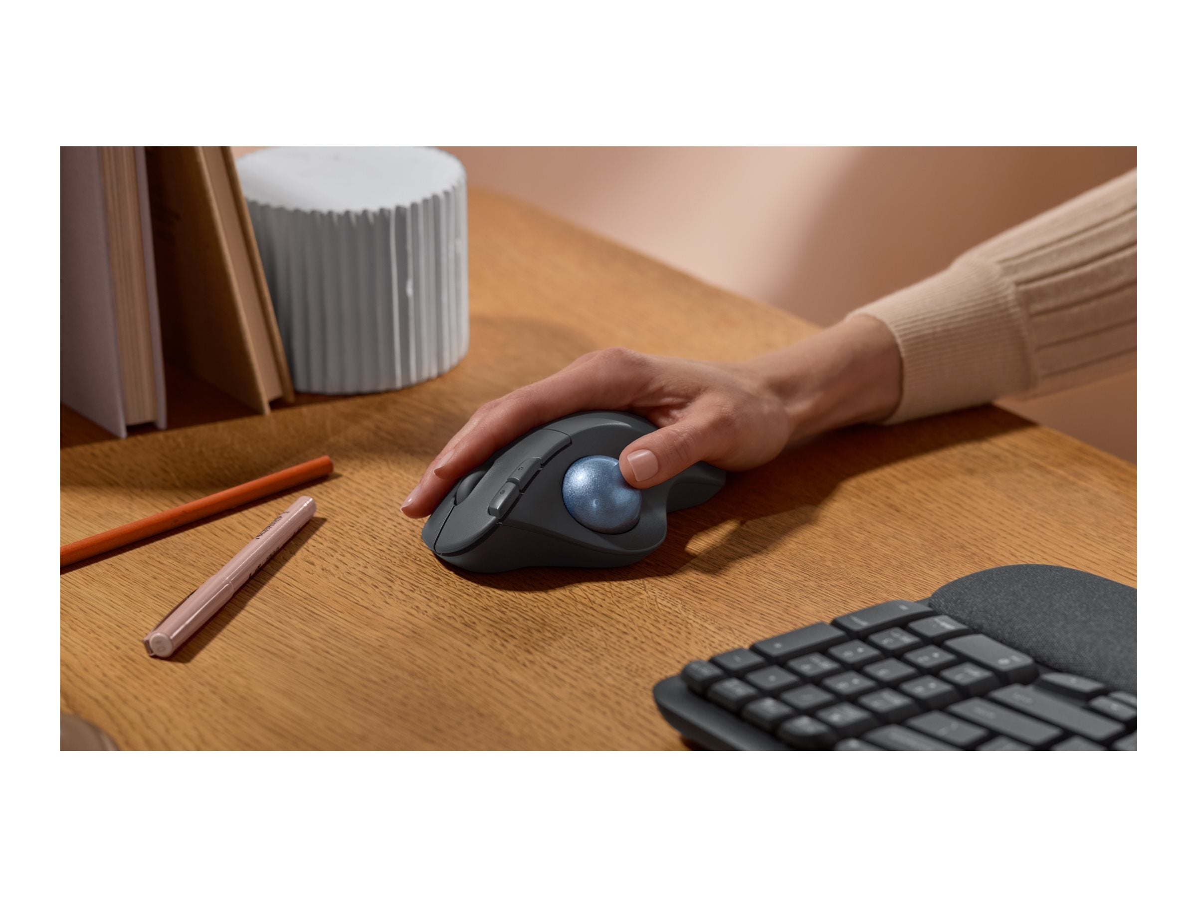 LOGITECH ERGO M575S Wireless Trackball - Vorderansicht