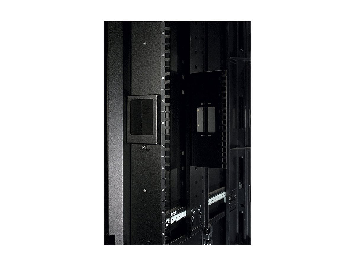 APC NetShelter SX 750mm Mounting Rail Brush Strips im Einsatz