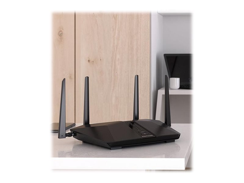 NETGEAR AX2400 Nighthawk AX/5-Stream WiFi 6-Router Vorderansicht
