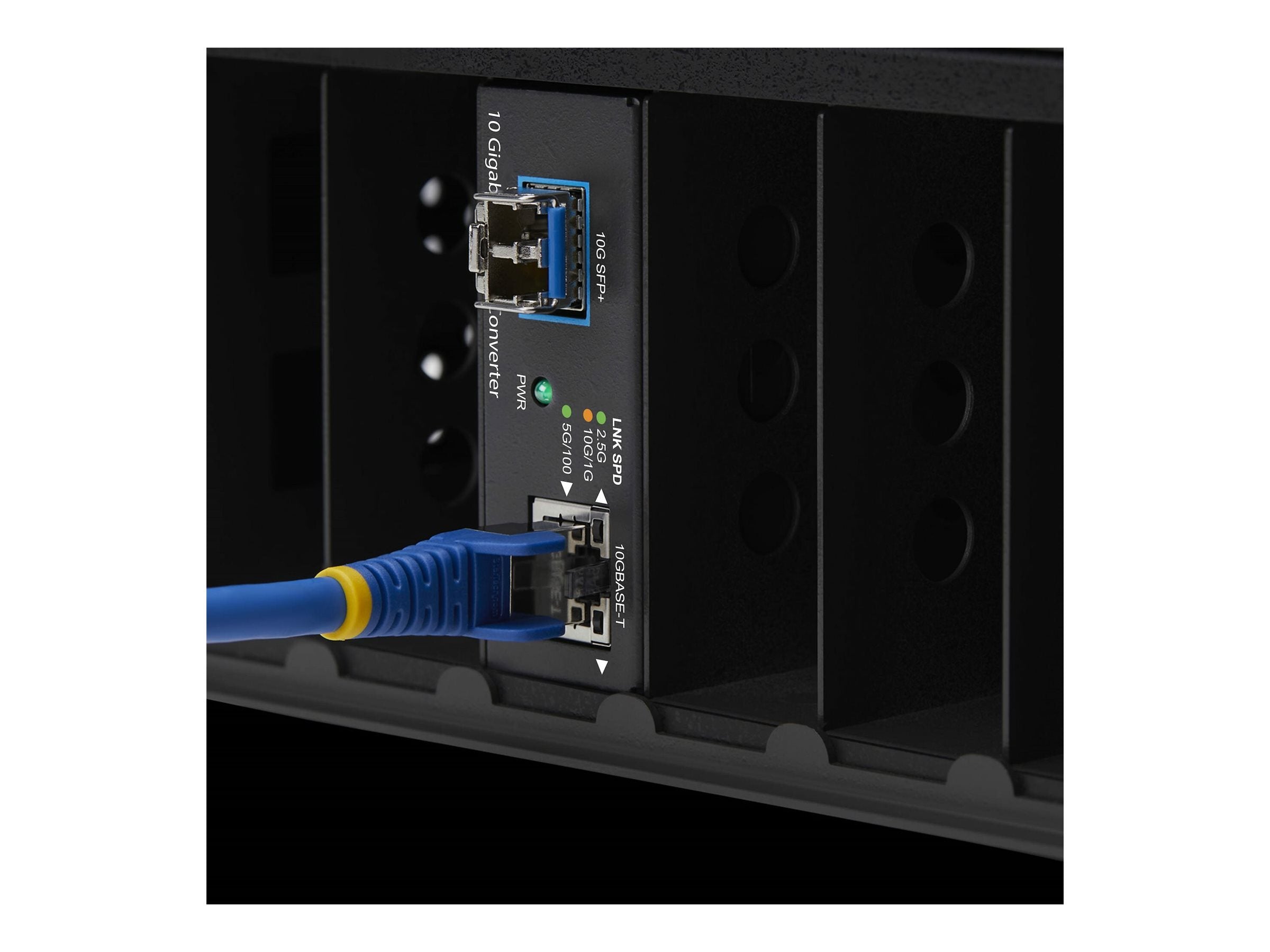 STARTECH.COM 10GbE Multi-Gigabit Medienkonverter mit offenem SFP+ Steckplatz 10G 5G 2