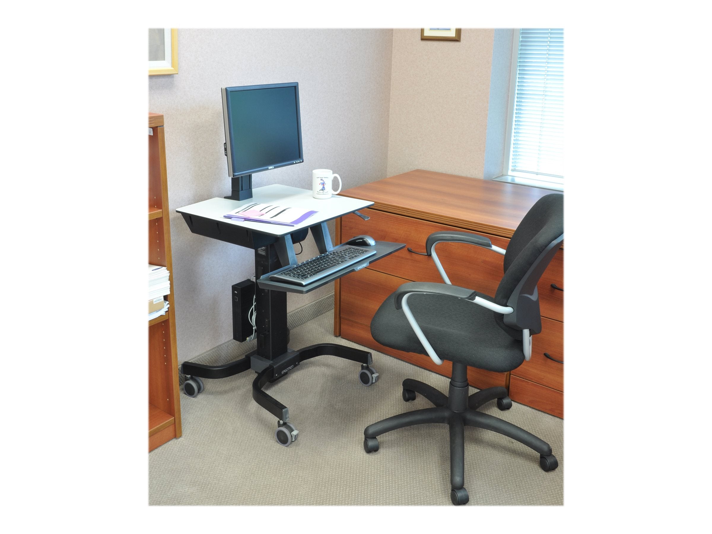 ERGOTRON WorkFit-C Steh-Sitz-Arbeitsplatz mittelgrosser Monitor HD 76cm 30Zoll LCD 14