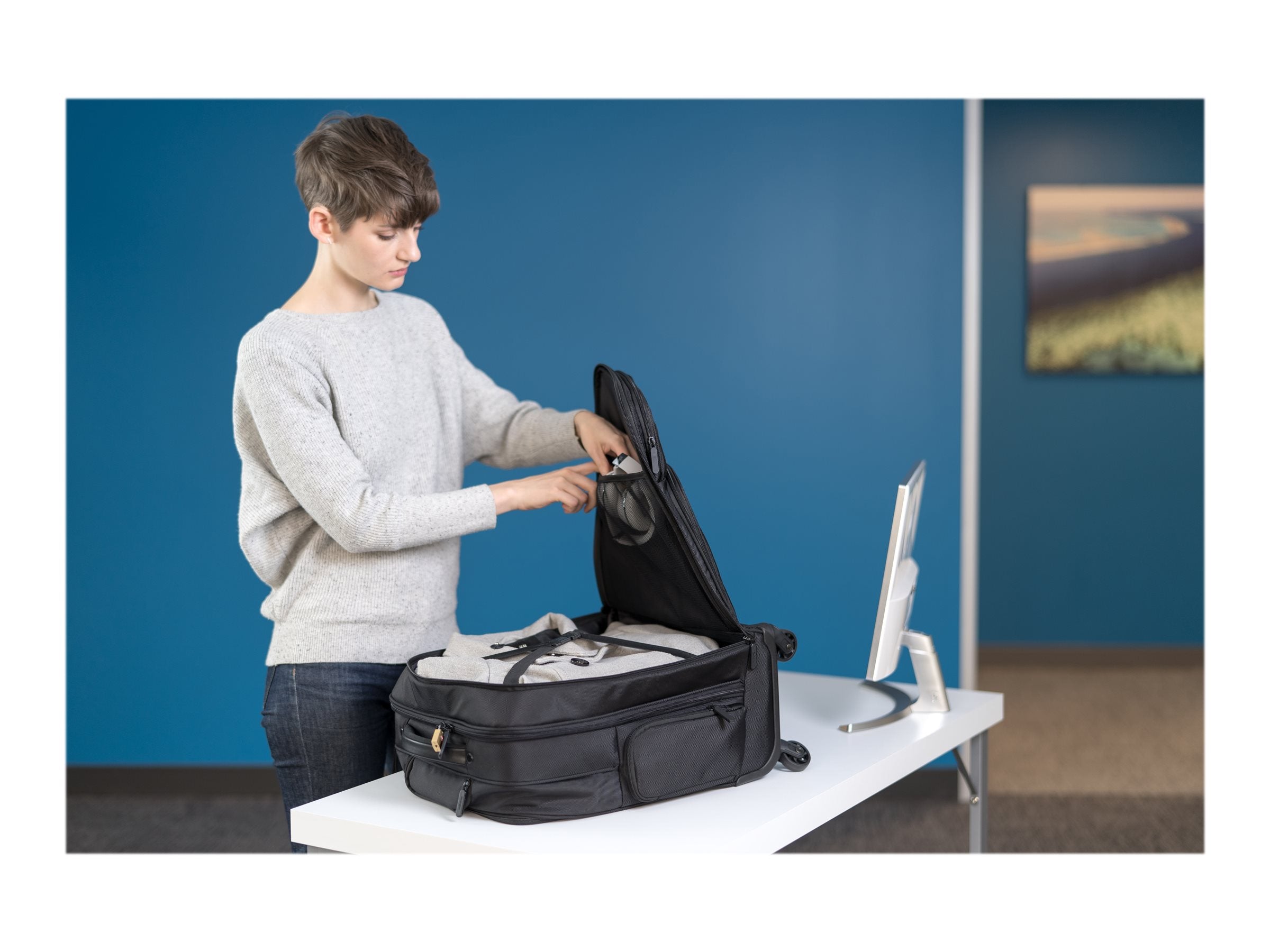 KENSINGTON Contour 2.0 17Zoll Pro Overnight Laptop Spinner Vorderansicht