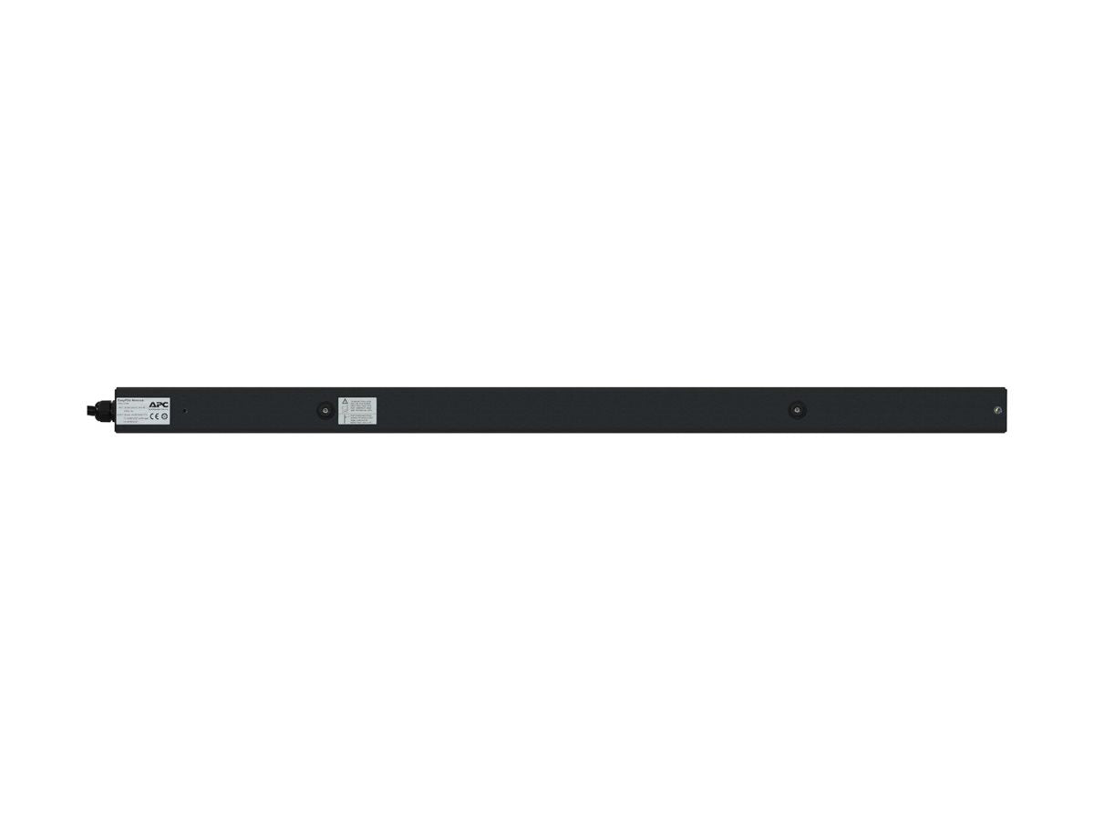 Installation der APC Easy PDU Metered Zero U 11 kW 230V 21 C13 & 3 C19/IEC309 im Rack