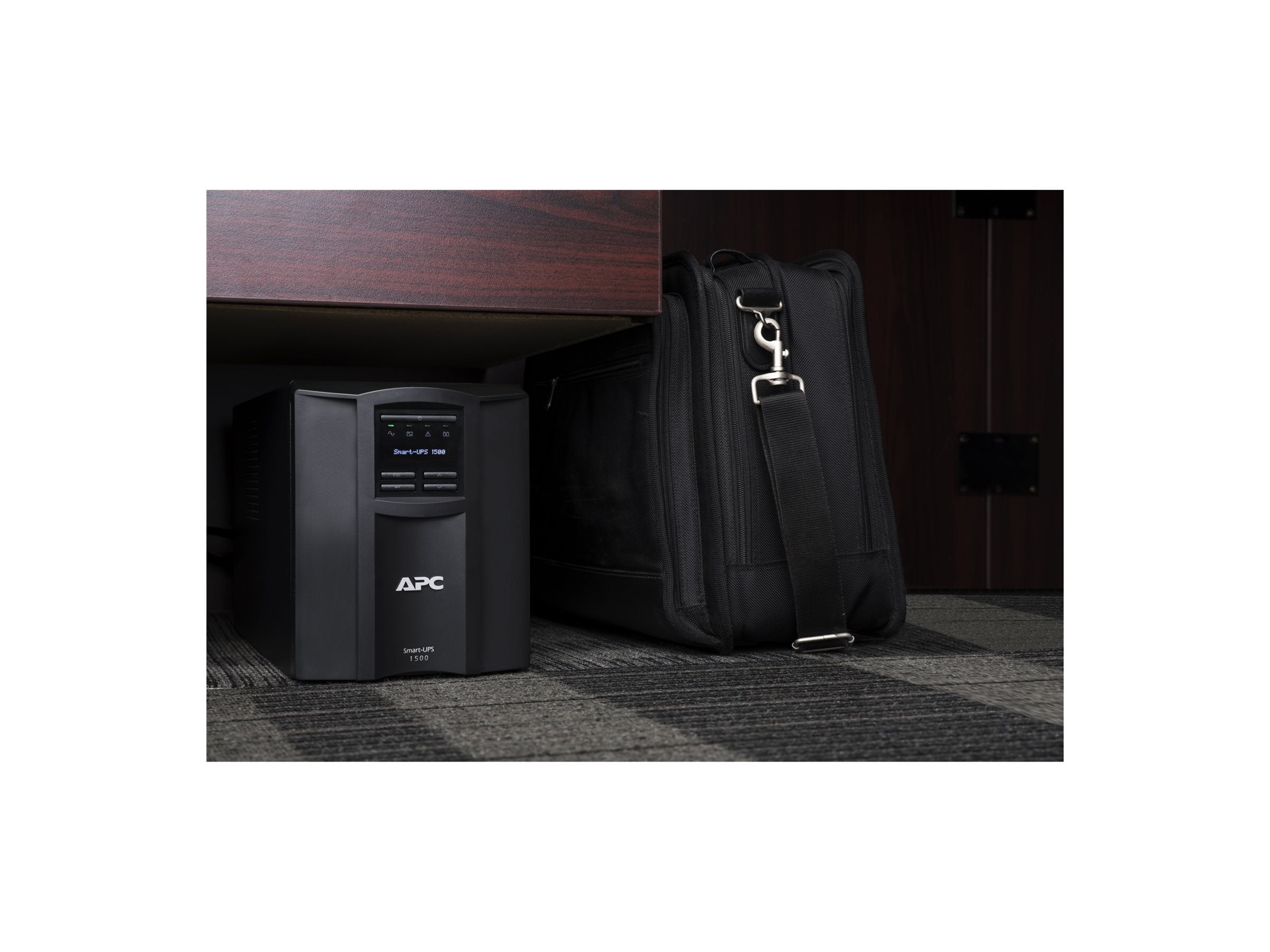 APC Smart-UPS 1500 LCD UPS Rückansicht