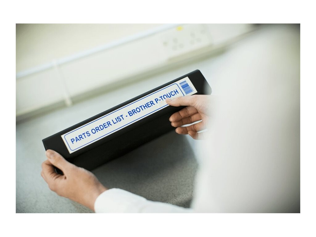 Detailansicht des BROTHER TZe-263 Schriftbands blau auf weiss