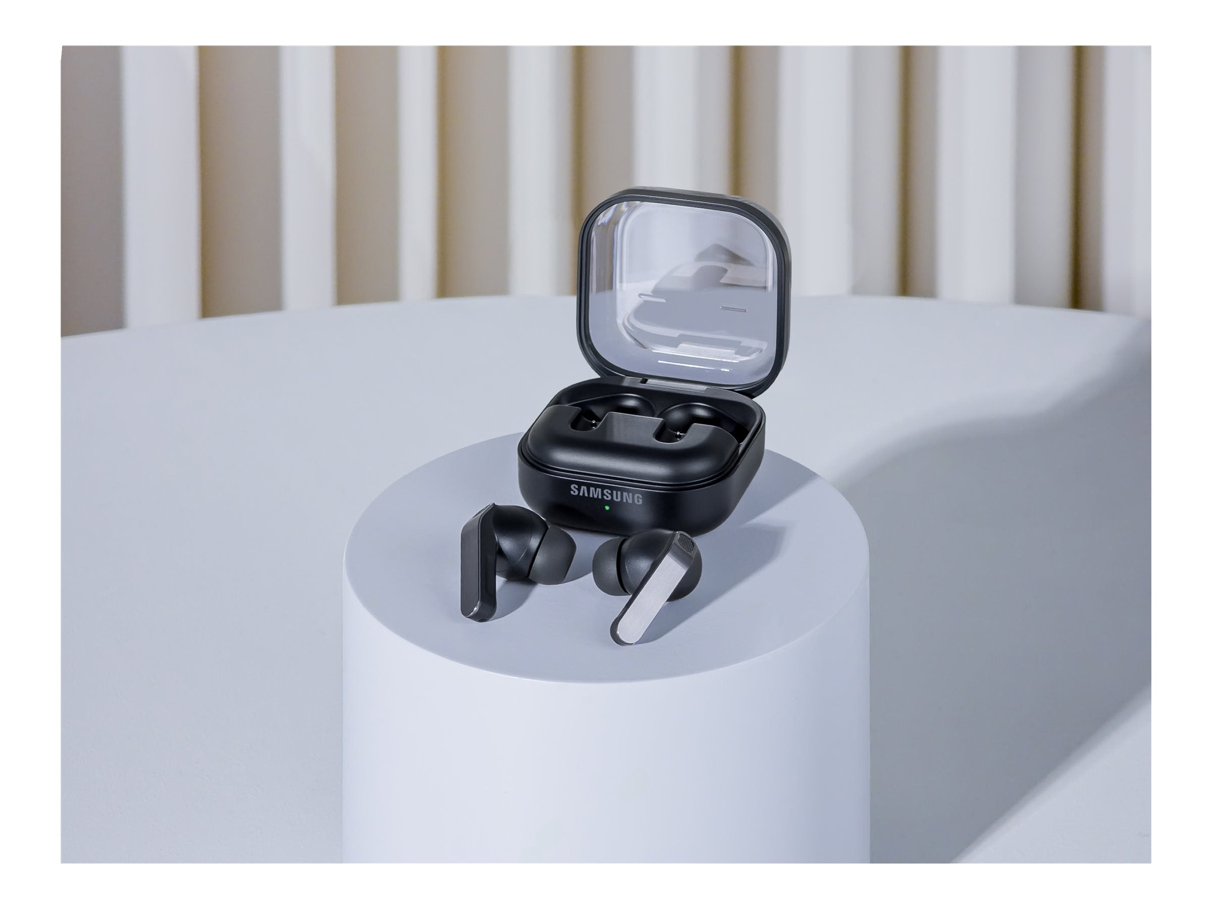 SAMSUNG Galaxy Buds4 Pro SM-R640 Black im Ladecase