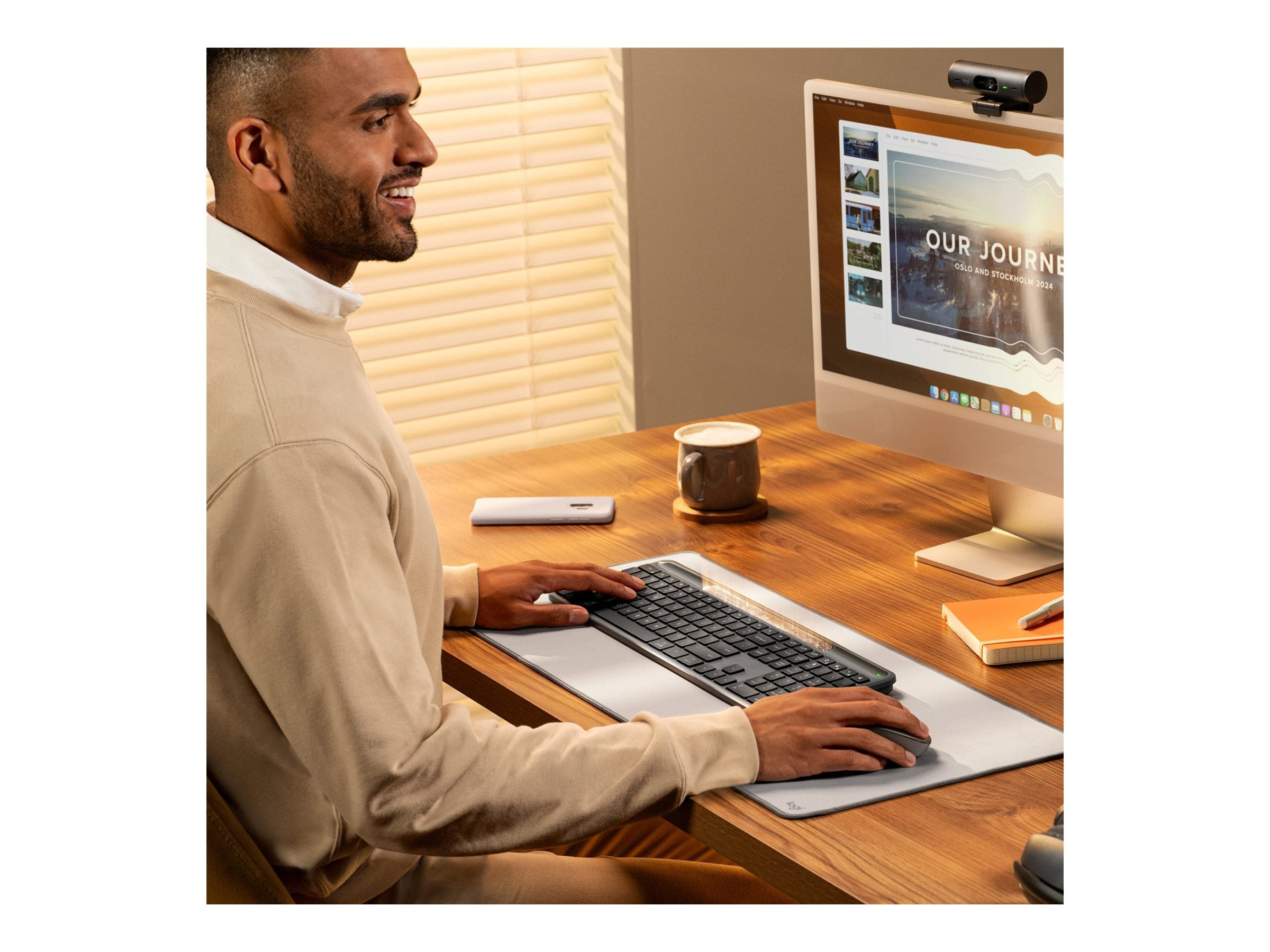 LOGITECH Slim Solar+ Keyboard Graphite (US) Verpackung