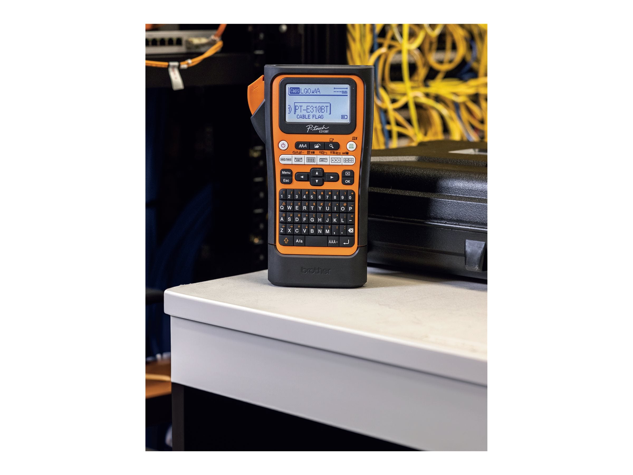 BROTHER P-Touch PTE310BTVP Label Printer Detailansicht