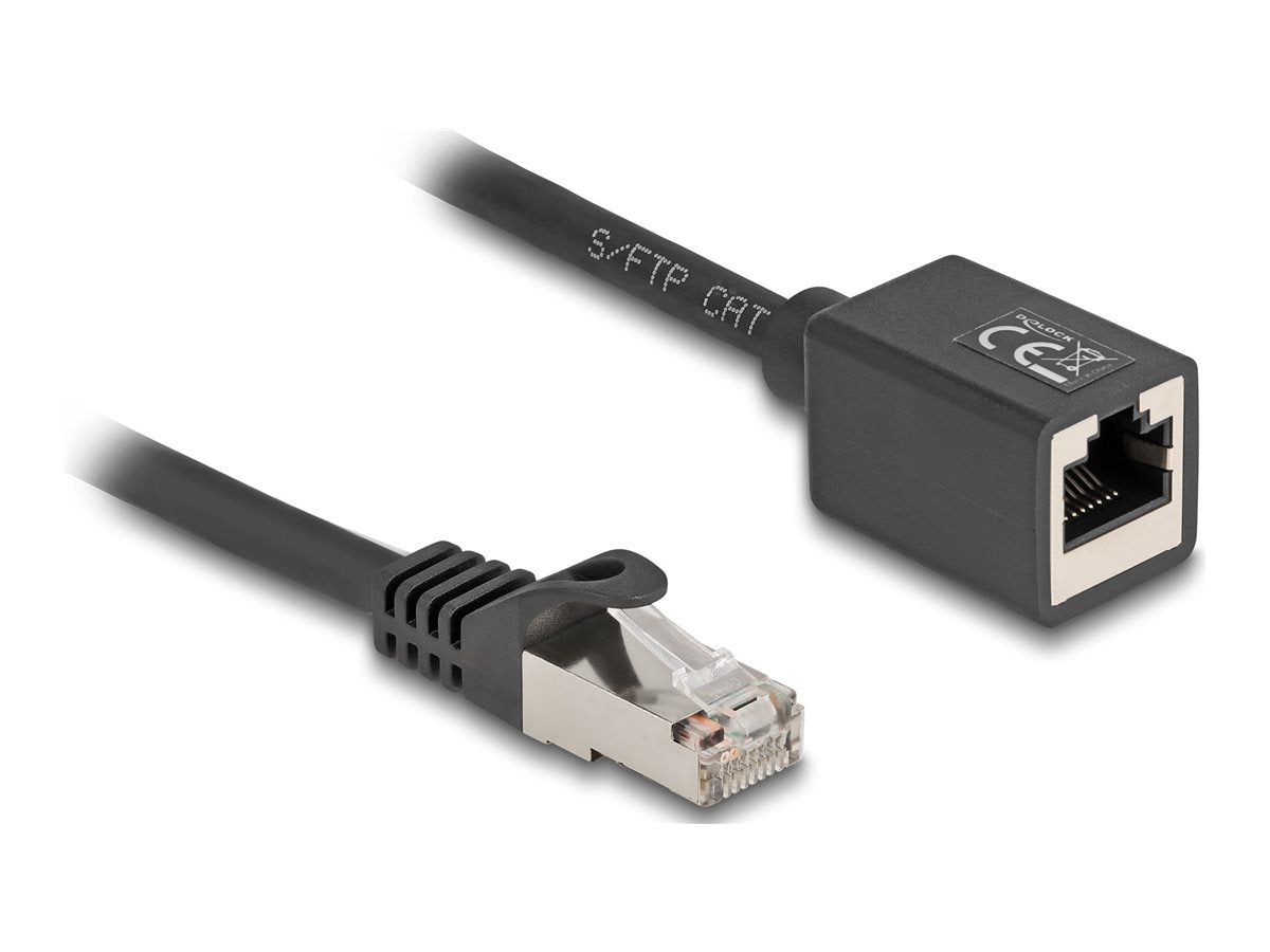 DELOCK Netzwerk Verlängerungskabel RJ45 Stecker zu RJ45 Buchse Cat.6A S/FTP 0,5m schwarz - Vorderansicht
