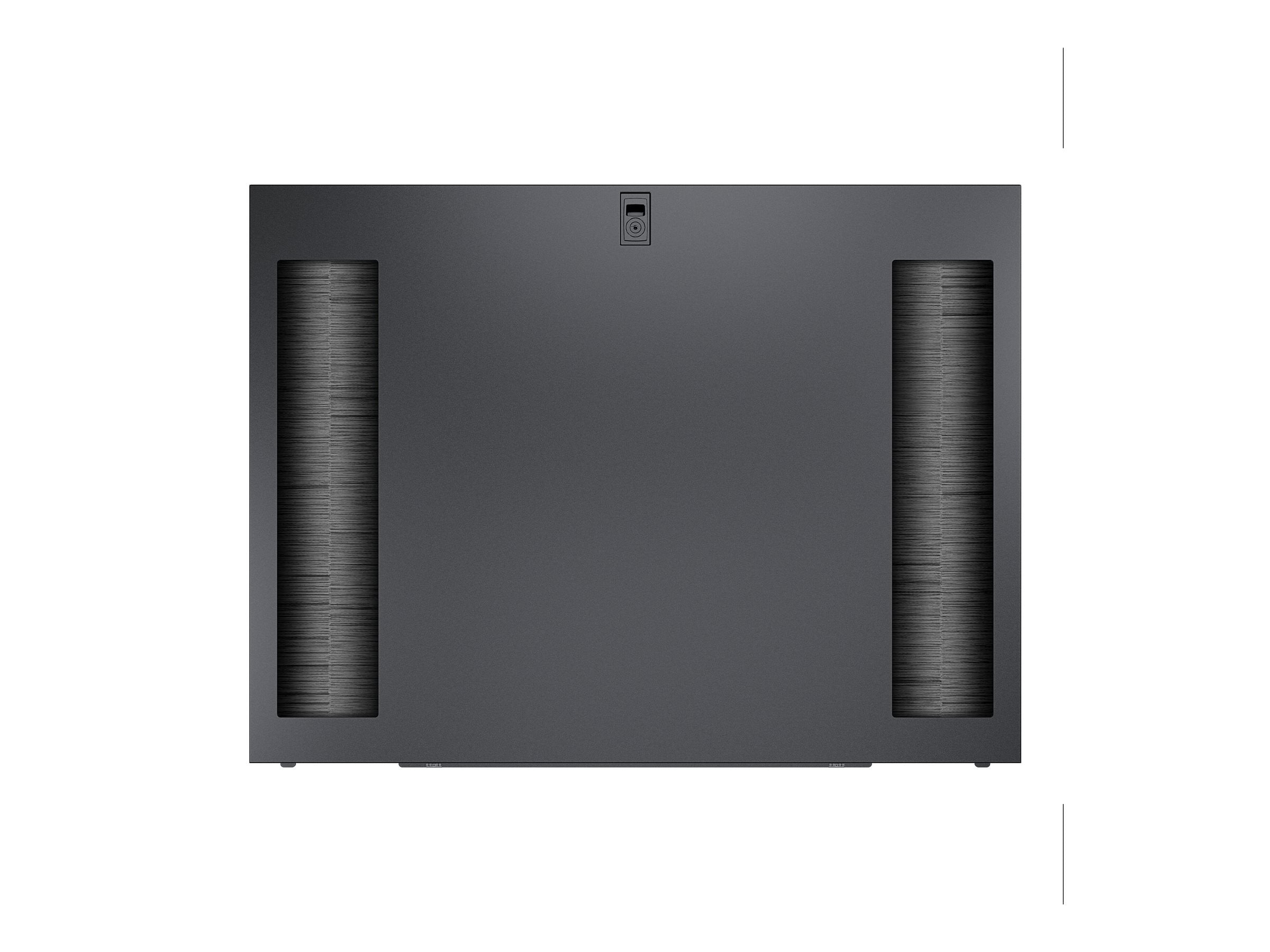 Verpackung der APC NetShelter SX 48U 1200mm Seitenwände mit Kabelbürsten