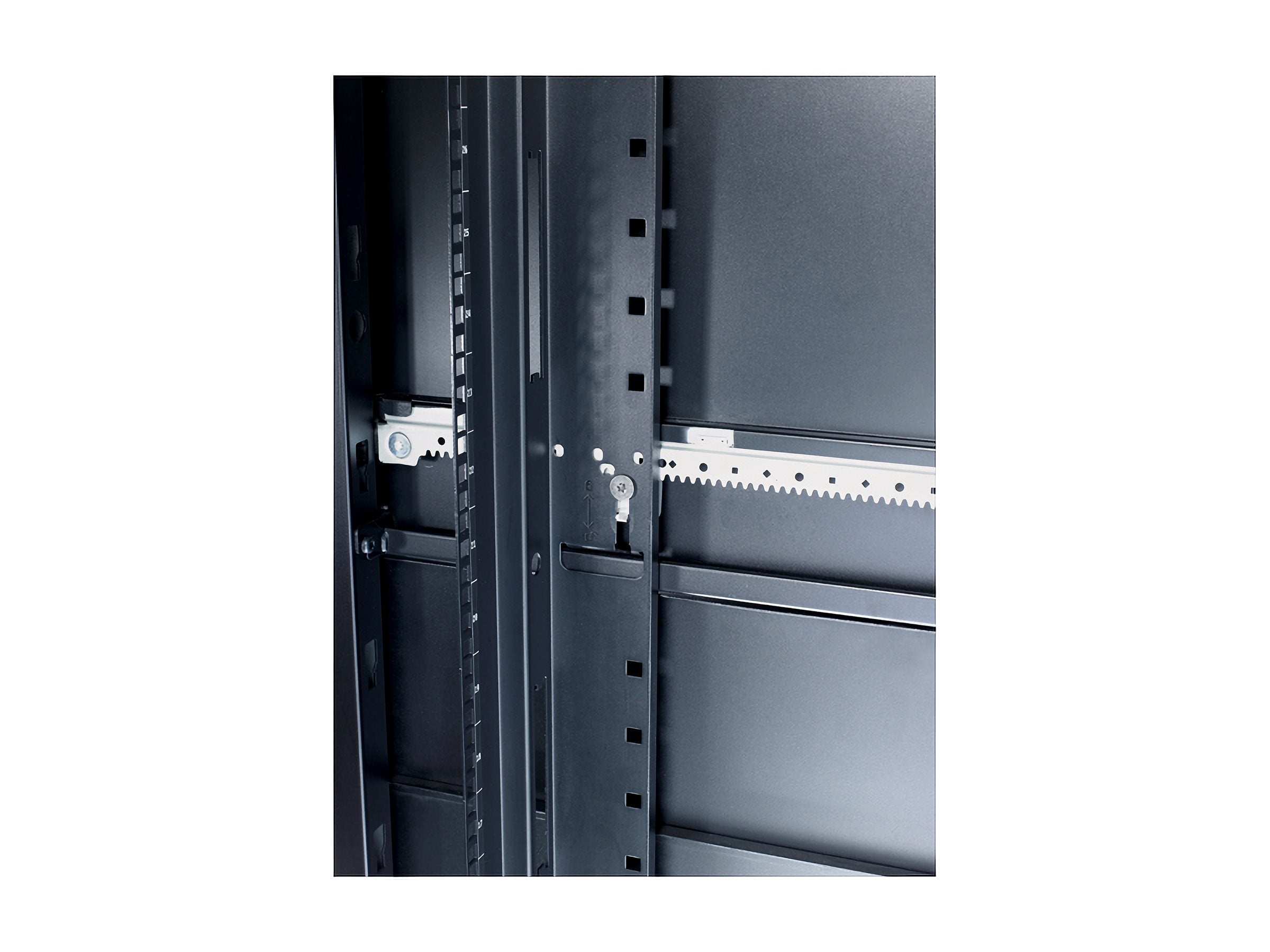 APC NetShelter SX 42U Rack-Schiene Detailansicht