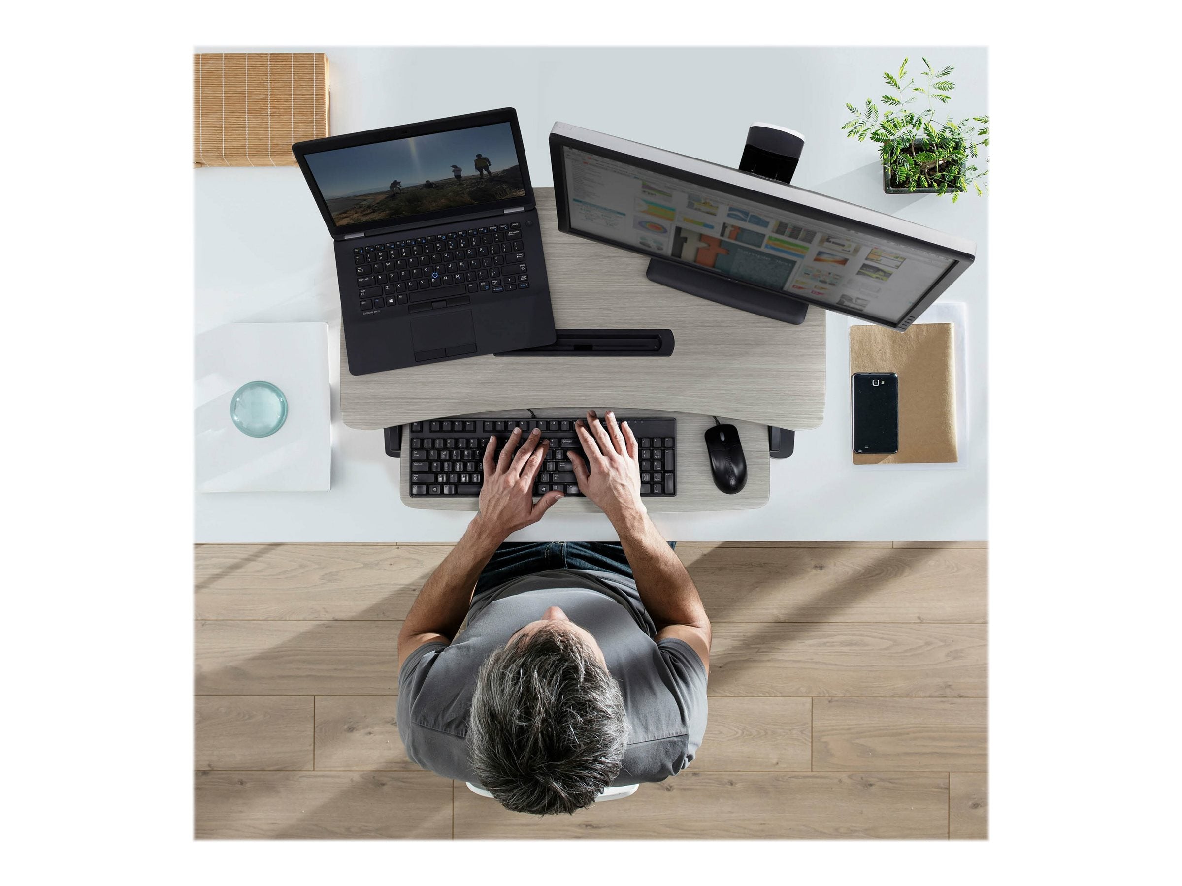 Verpackung des ERGOTRON WorkFit-Z Mini Sit-Stand Desktop