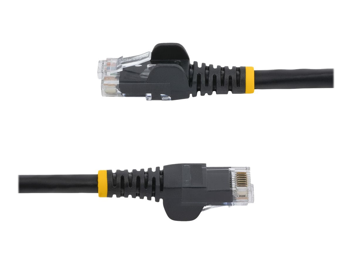 Detailansicht des RJ45-Steckers des STARTECH.COM 2 m Black Snagless Cat6 UTP Patch Cable