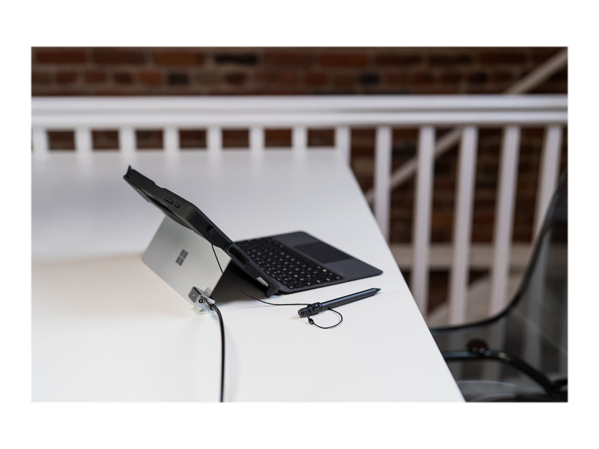 KENSINGTON Kabelschloss für Surface Pro & Surface Go - Anwendung