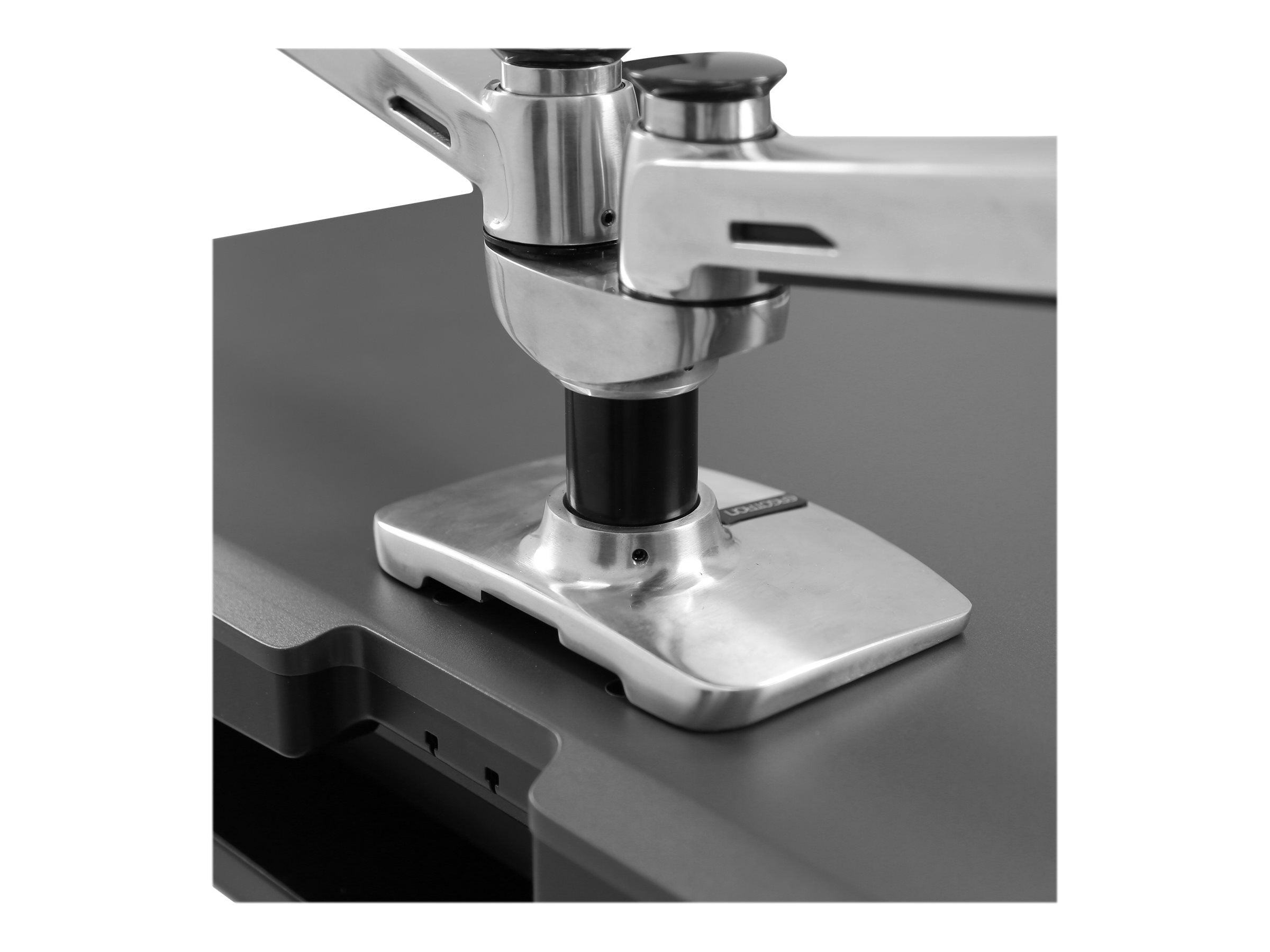 Vorderansicht der ERGOTRON LX Arm Kabeldurchführung für WorkFit-Toder TL