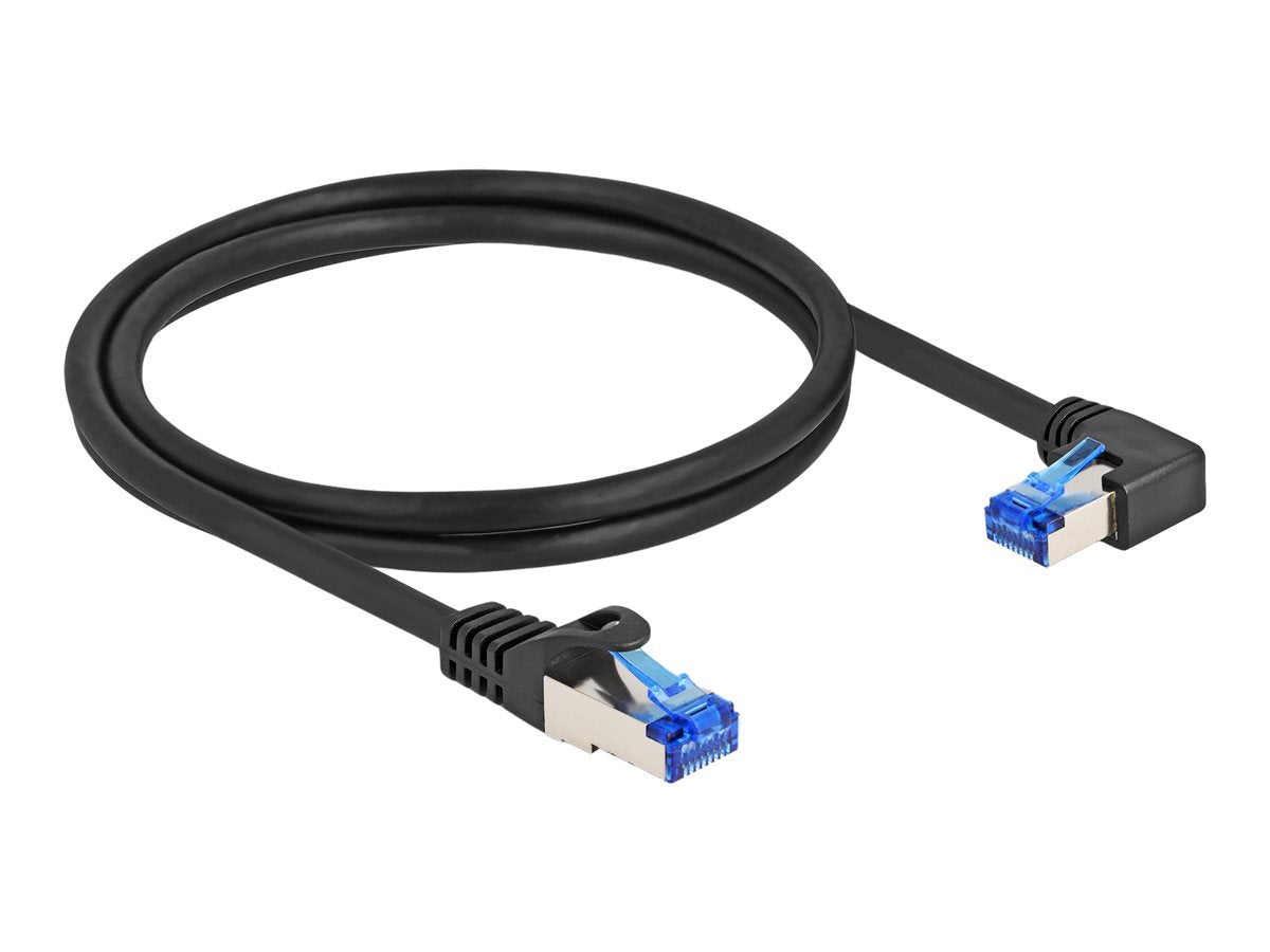 DELOCK RJ45 Netzwerkkabel Cat.6A S/FTP gerade / rechts gewinkelt 1m schwarz - Vorderansicht