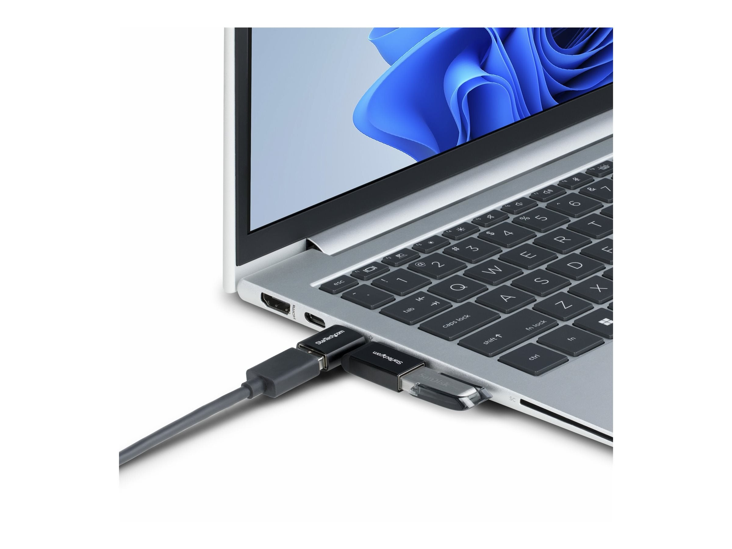 STARTECH.COM Rechtwinkliger USB-C auf USB-A Adapter USB 3.0 5Gbps kompakter USB-C Stecker auf USB-A Buchse Metallgehäuse
